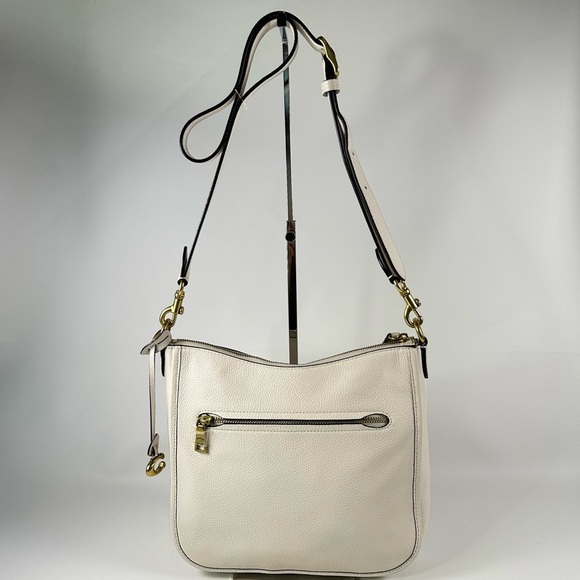 NEW Women’s Coach Chaise Pebble Leather Crossbody Cream - Picture 1 of 13